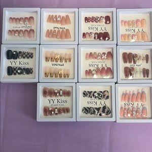 Kiss Black and Pink Press-On Nails Chic Makeup Accessory